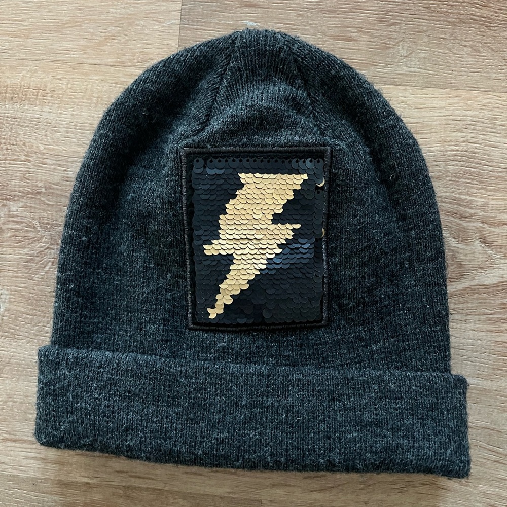 Zara kids grey knit beanie with sequin lightning bolt